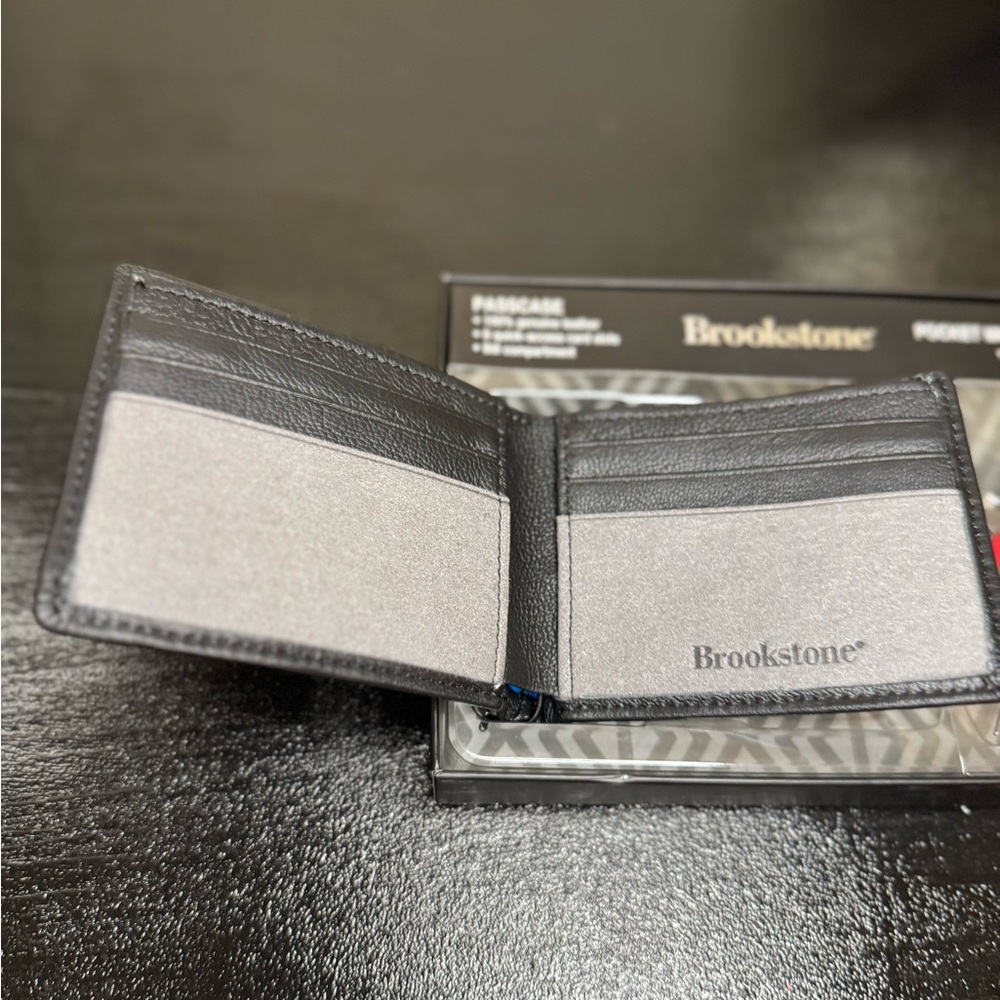 Leather Black Brookstone Wallet With Pocket Multi Tool Keyring NWT - Picture 4 of 9
